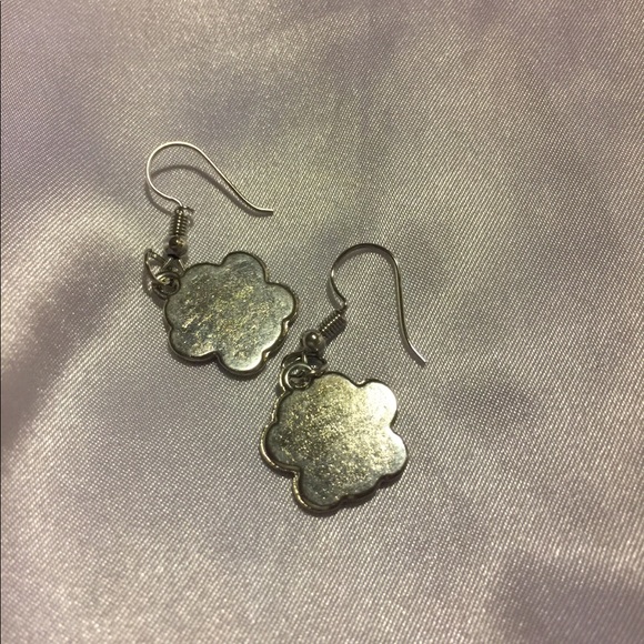 New Paw🐾 Print Pierced Earring Set - Picture 2 of 2